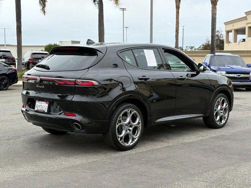 2025 Alfa Romeo Tonale Base