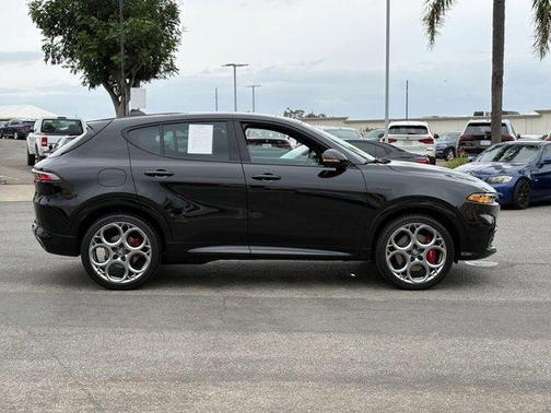 2025 Alfa Romeo Tonale Base