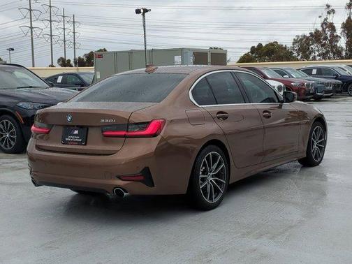 2019 BMW 330 i
