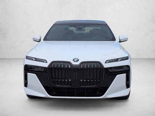Alpine White 2026 BMW i7 EDrive50