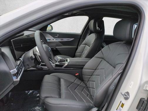 Alpine White 2026 BMW i7 EDrive50