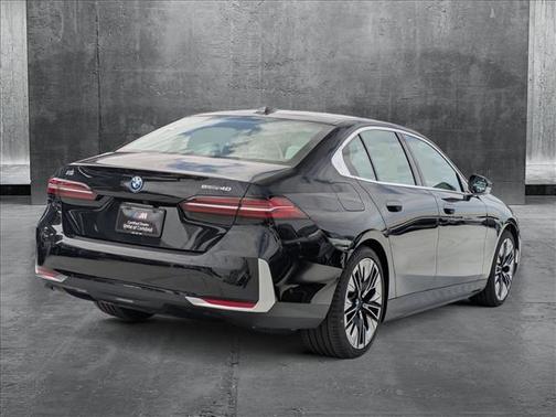 2025 BMW i5 eDrive40