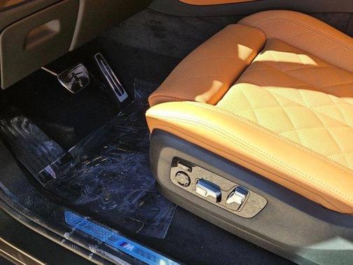 Manhattan Green Metallic 2026 BMW X5 sDrive40i