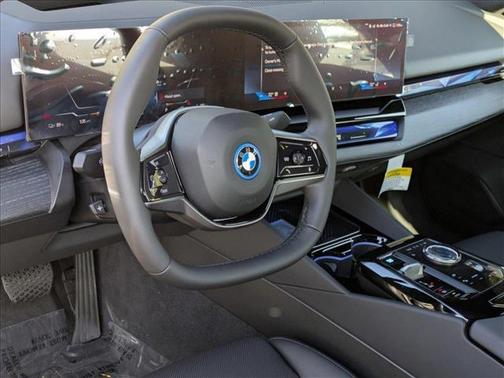 2025 BMW i5 eDrive40