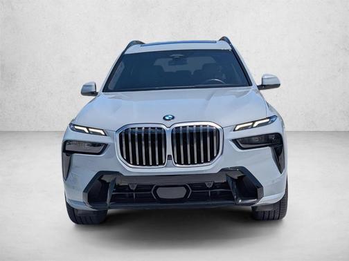 Gray Metallic 2023 BMW X7 xDrive40i