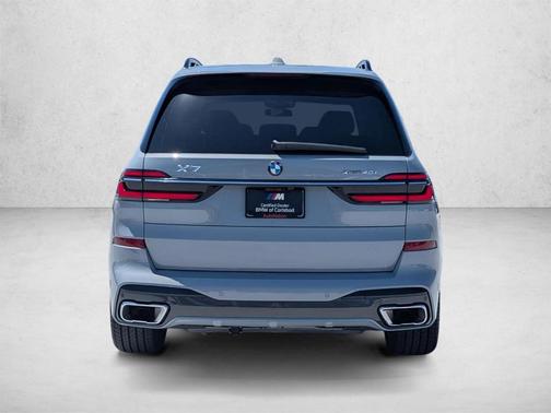 Gray Metallic 2023 BMW X7 xDrive40i