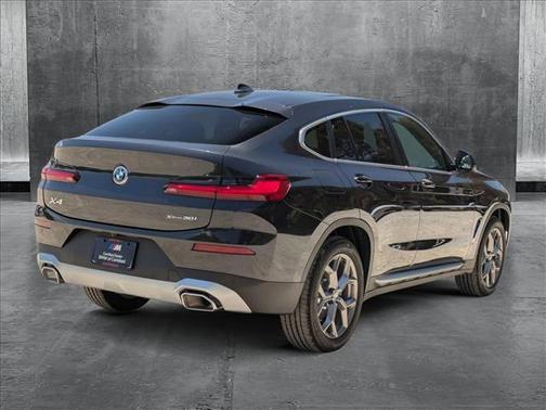 2025 BMW X4 xDrive30i