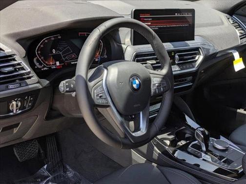 2025 BMW X4 xDrive30i