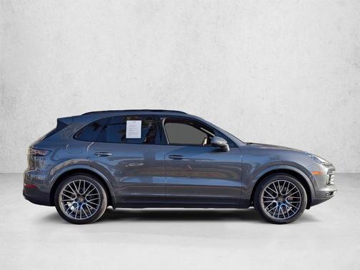 Quartzite Grey Metallic 2021 Porsche Cayenne S