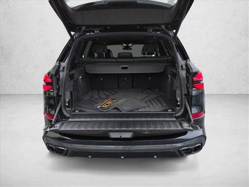 Carbon Black Metallic 2024 BMW X5 M60i