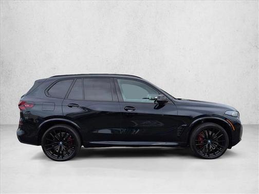 Carbon Black Metallic 2024 BMW X5 M60i