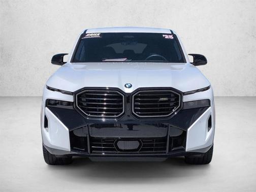 Mineral White Metallic 2025 BMW XM Base