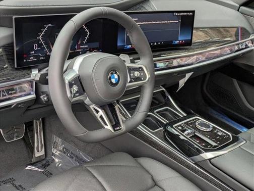 2025 BMW 740 i