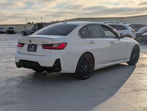 2023 BMW 330 i