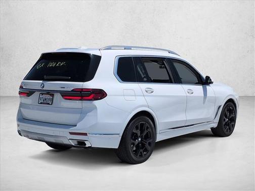 Alpine White 2025 BMW X7 xDrive40i