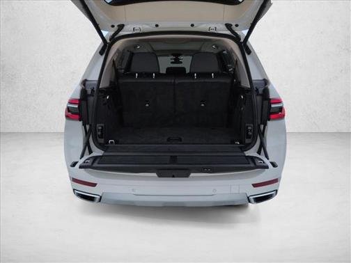 Alpine White 2025 BMW X7 xDrive40i