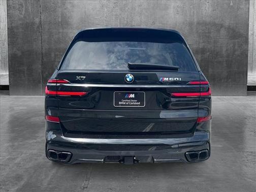 2025 BMW X7 M60i