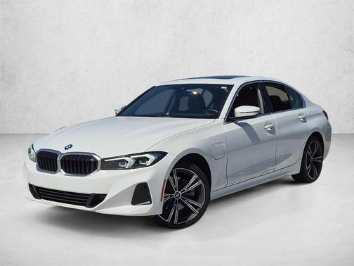 Alpine White 2024 BMW 330e 330e
