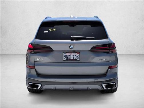 Gray Metallic 2026 BMW X5 xDrive40i