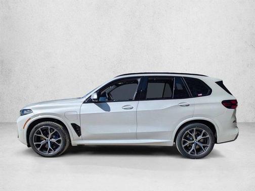 Mineral White Metallic 2026 BMW X5 PHEV xDrive50e