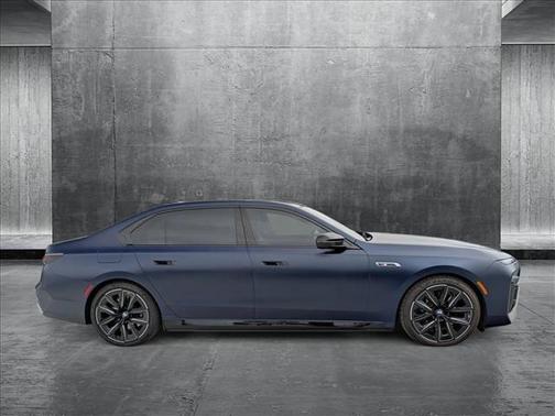 2024 BMW i7 M70