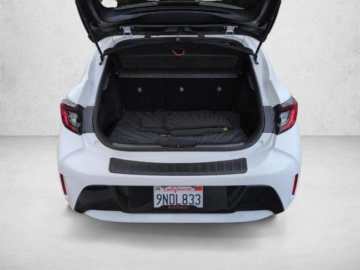 Ice 2025 Toyota Corolla Hatchback SE