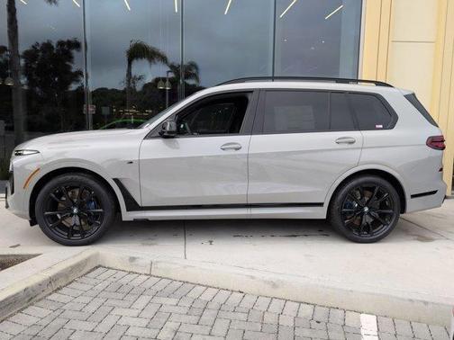 2026 BMW X7 M60i