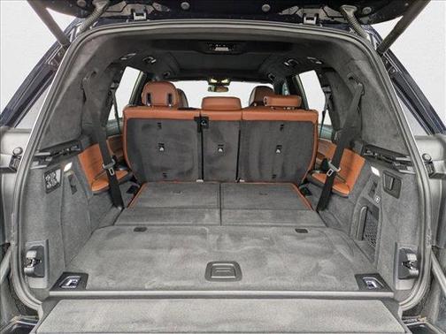 2025 BMW X7 M60i