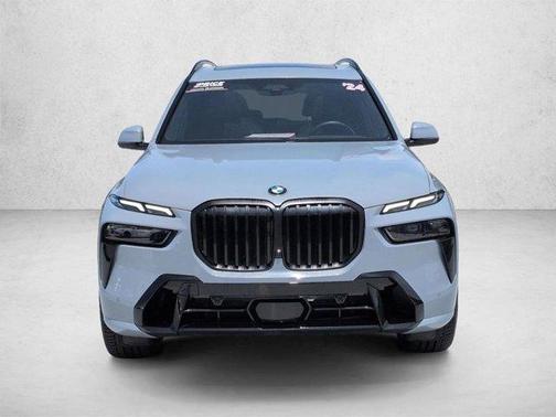 Gray Metallic 2024 BMW X7 xDrive40i
