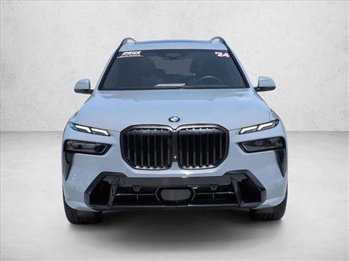 Gray Metallic 2024 BMW X7 xDrive40i