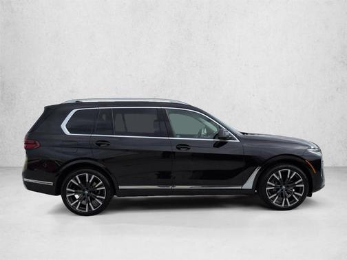 Black Sapphire Metallic 2024 BMW X7 xDrive40i