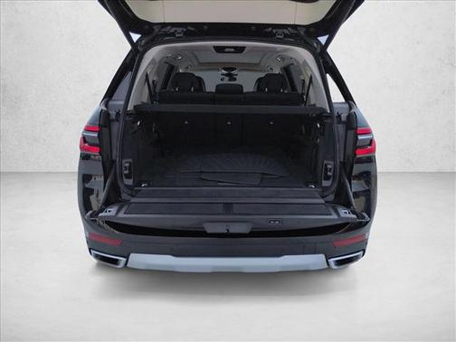 Black Sapphire Metallic 2024 BMW X7 xDrive40i