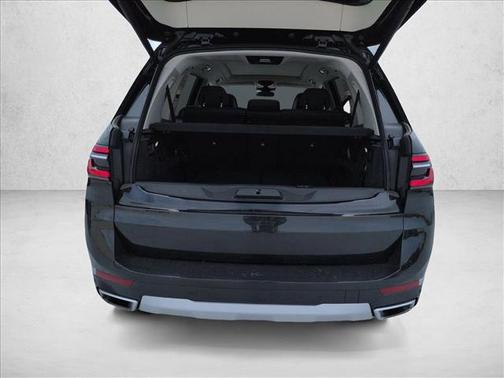 Black Sapphire Metallic 2024 BMW X7 xDrive40i