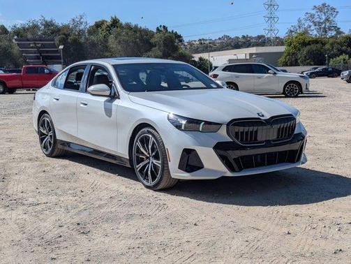 Mineral White Metallic 2026 BMW 530 i