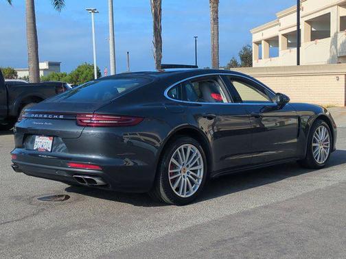 2017 Porsche Panamera Turbo