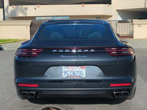 2017 Porsche Panamera Turbo