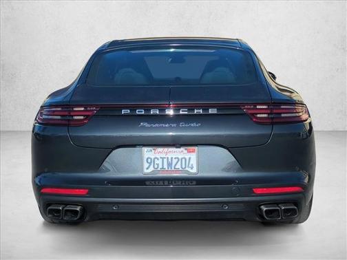 2017 Porsche Panamera Turbo