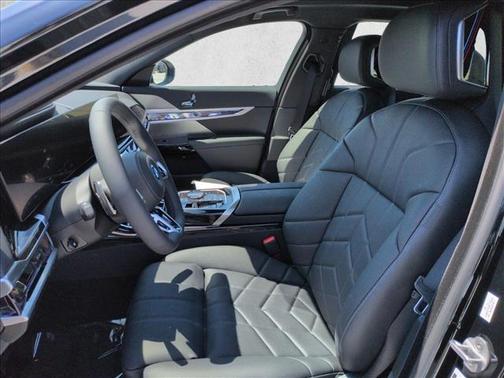 Black Sapphire Metallic 2026 BMW i7 EDrive50