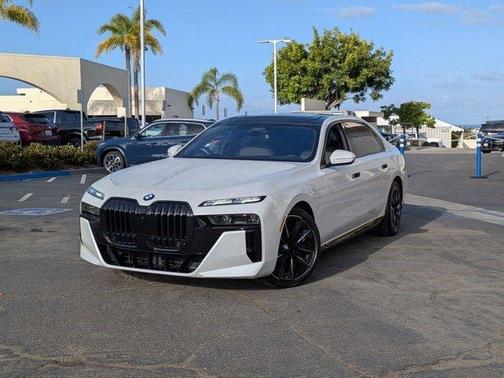 Mineral White Metallic 2023 BMW 760 760i xDrive