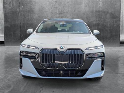 2025 BMW 760 760i xDrive