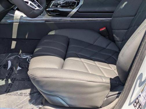 2025 BMW 760 760i xDrive