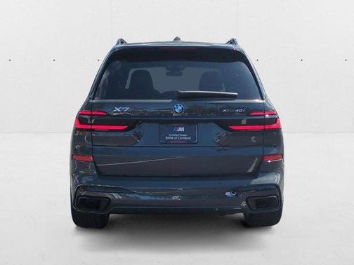 Gray Metallic 2026 BMW X7 xDrive40i