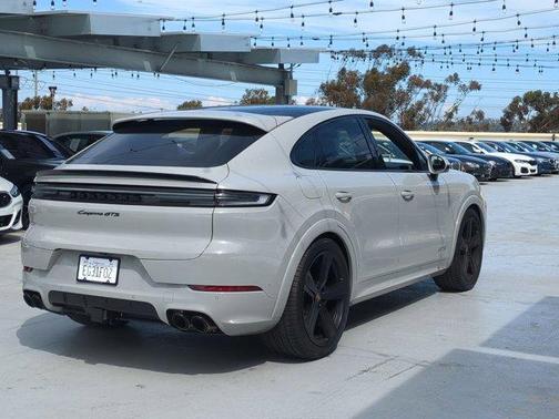 2025 Porsche Cayenne GTS