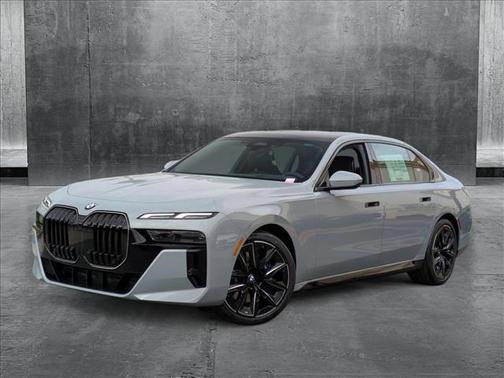 2025 BMW 740 i