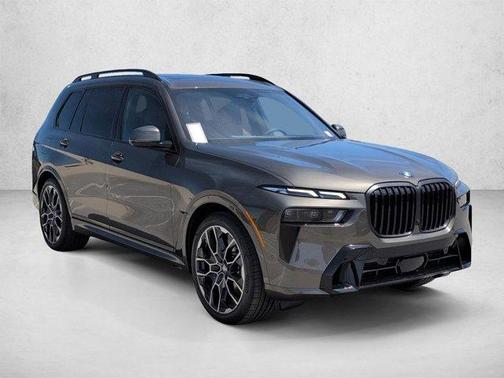 Manhattan Green Metallic 2026 BMW X7 xDrive40i
