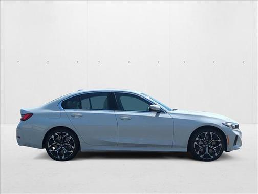 2025 BMW 330 i xDrive