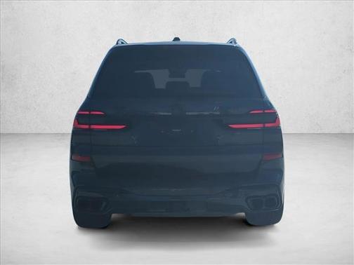 2023 BMW X7 M60i