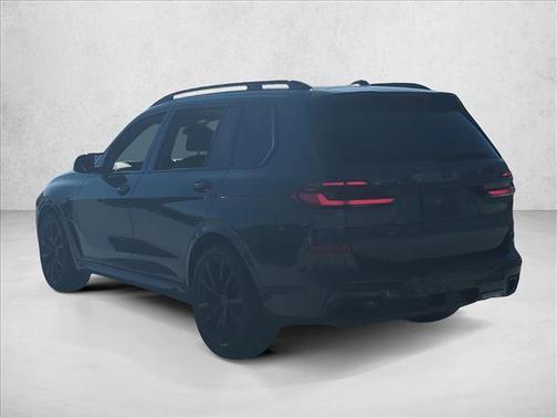 2023 BMW X7 M60i