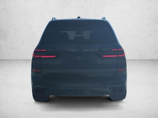 2023 BMW X7 M60i