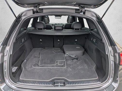 Graphite Gray Metallic 2026 Mercedes-Benz GLC 350e Base 4MATIC